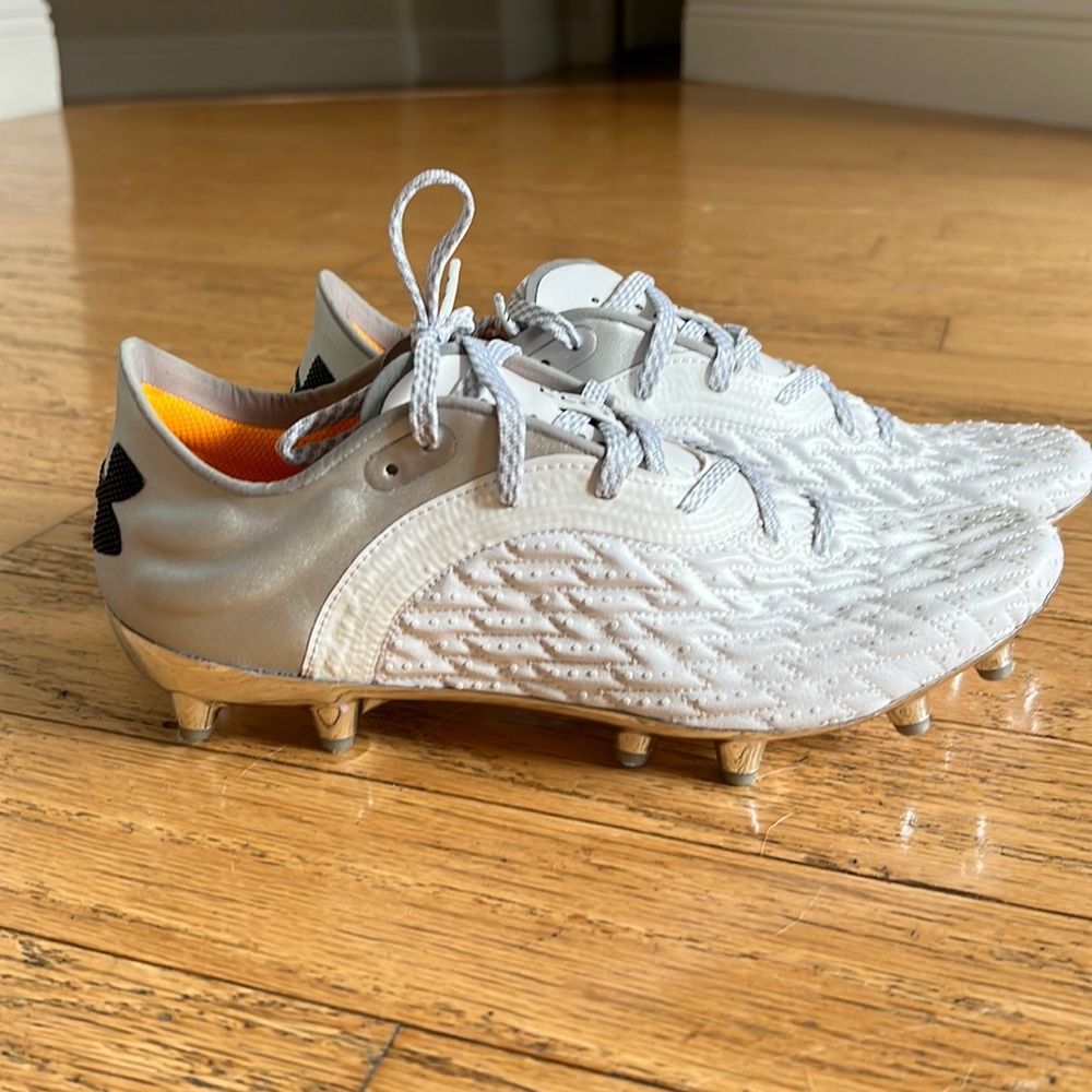 Under Armour Cleats Men’s Size 6